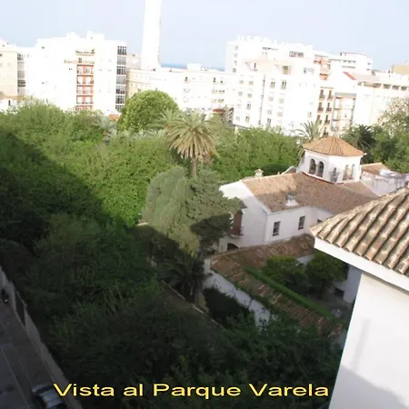 Atico Con Esplendida Terraza * كاديز